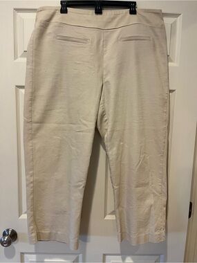 Wonderly Women's Cropped Cream Ankle Pants